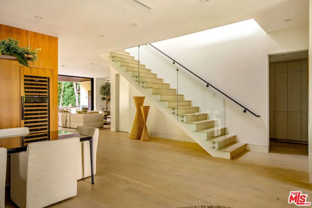 734 18th Street Santa Monica, CA 90402