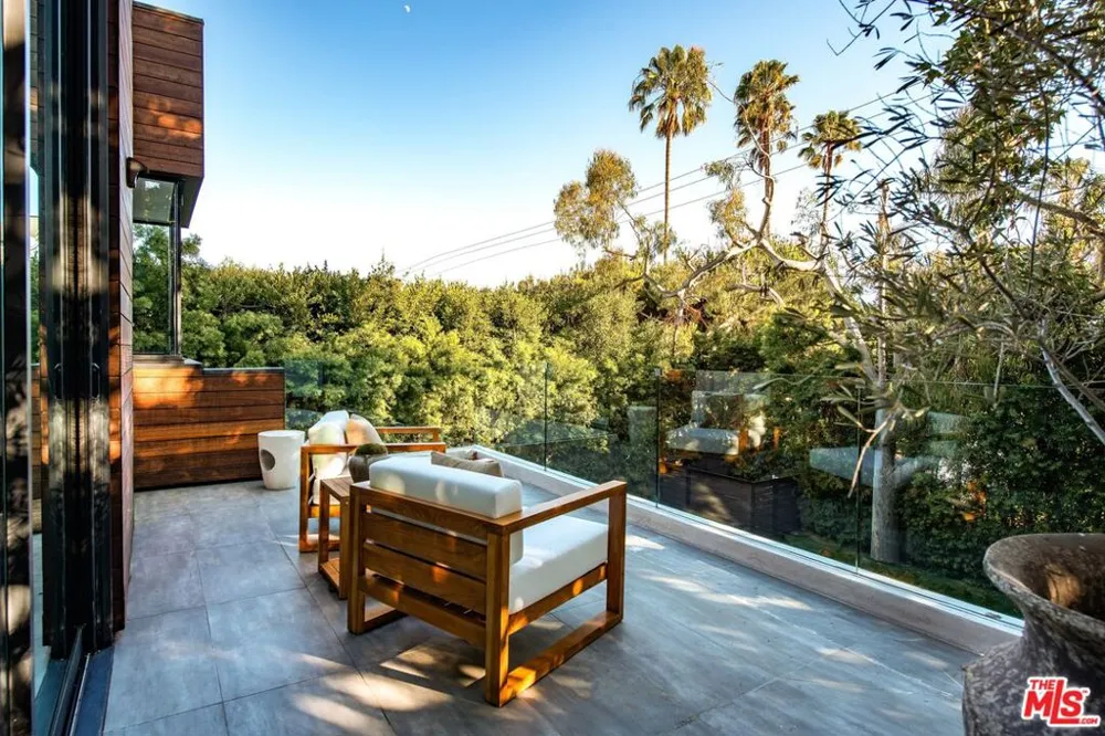 734 18th Street Santa Monica, CA 90402