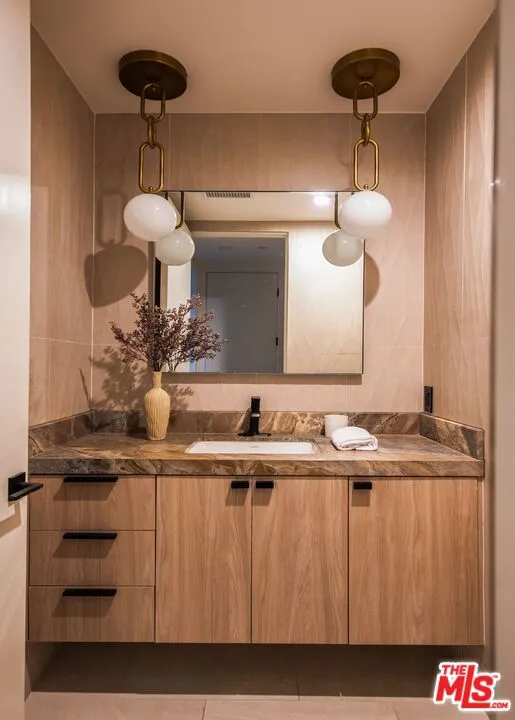 734 18th Street Santa Monica, CA 90402