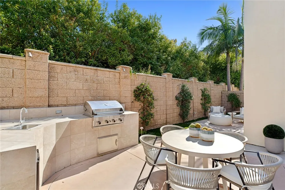 5266 Acorn Huntington Beach, CA 92649