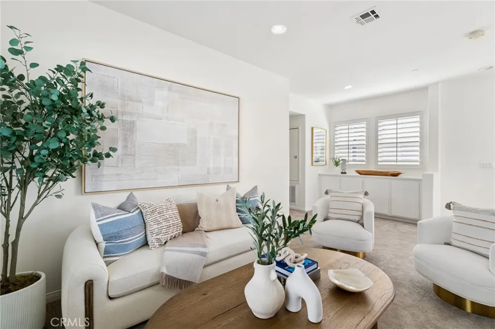 5266 Acorn Huntington Beach, CA 92649