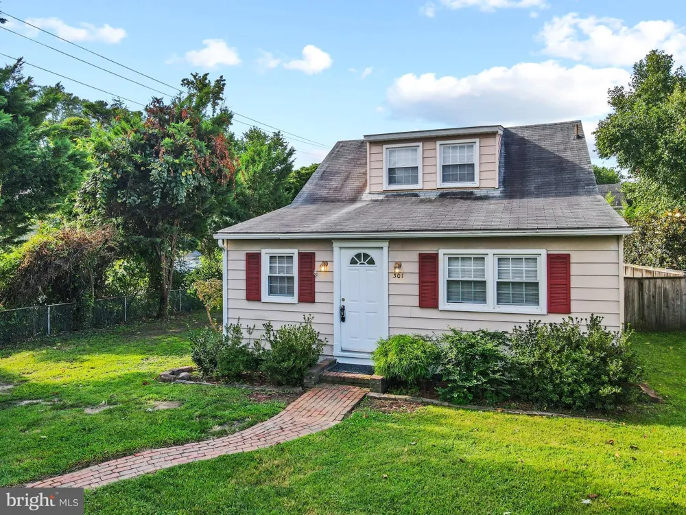 301 LAKEVIEW AVENUE Edgewater, MD 21037