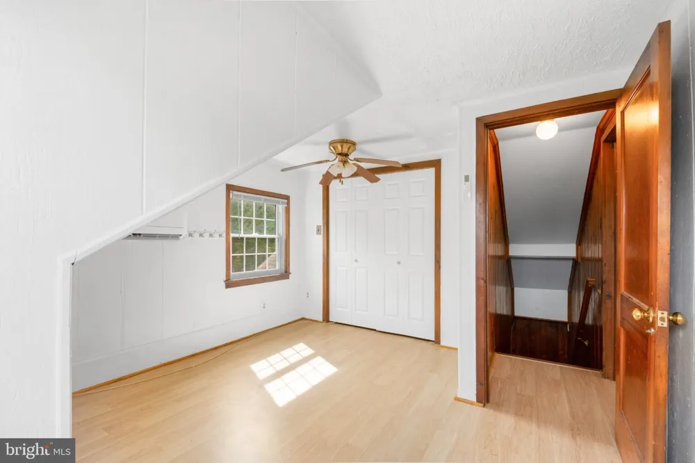 301 LAKEVIEW AVENUE Edgewater, MD 21037