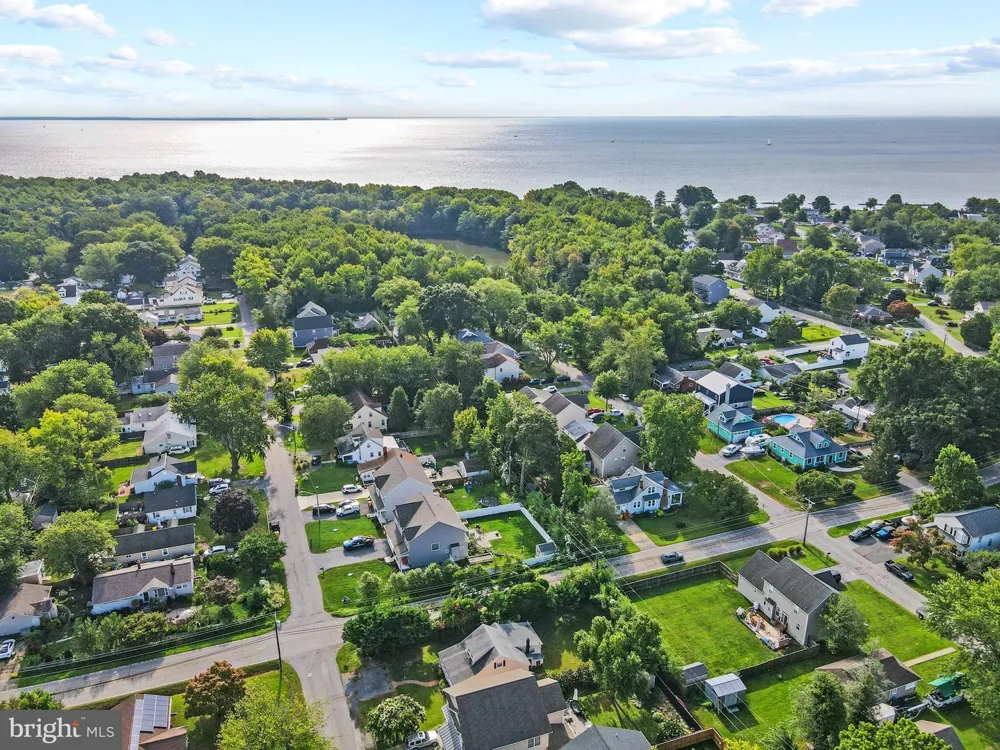 301 LAKEVIEW AVENUE Edgewater, MD 21037