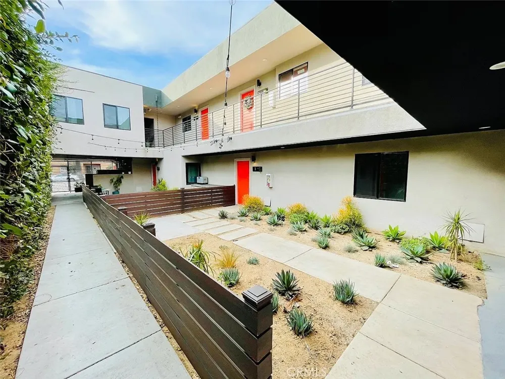 944 Pacific Long Beach, CA 90813