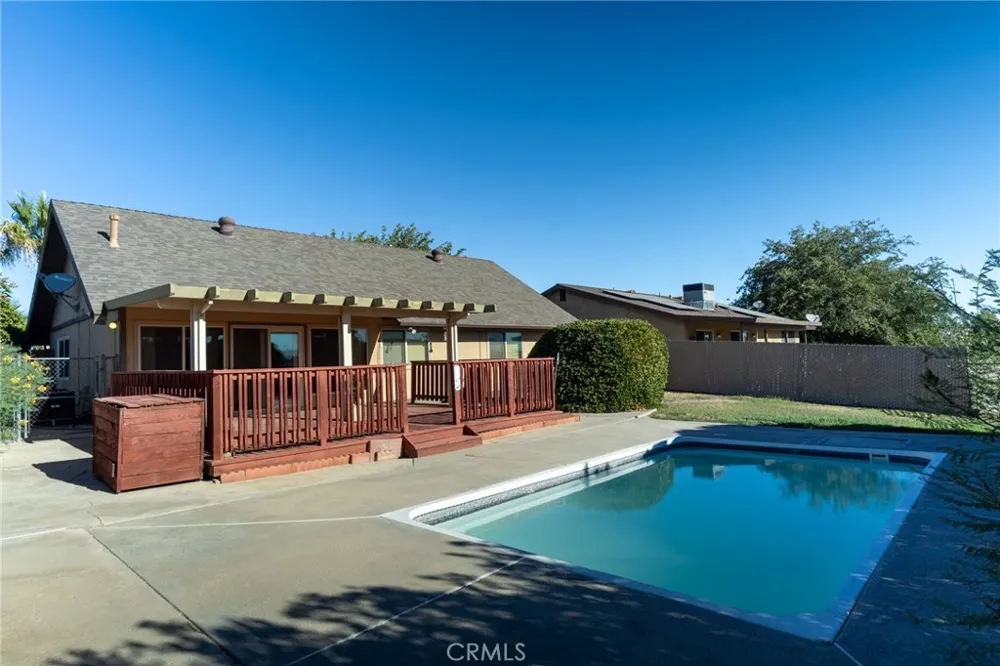 15560 Elmwood Drive Victorville, CA 92395