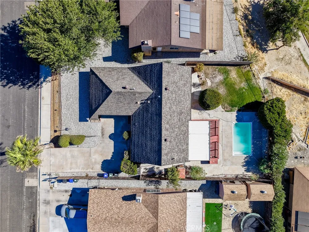 15560 Elmwood Drive Victorville, CA 92395