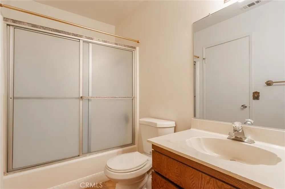 15560 Elmwood Drive Victorville, CA 92395