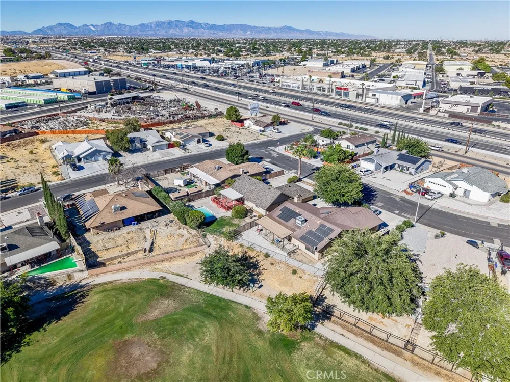 15560 Elmwood Drive Victorville, CA 92395