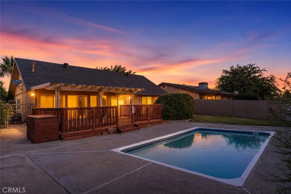15560 Elmwood Drive Victorville, CA 92395