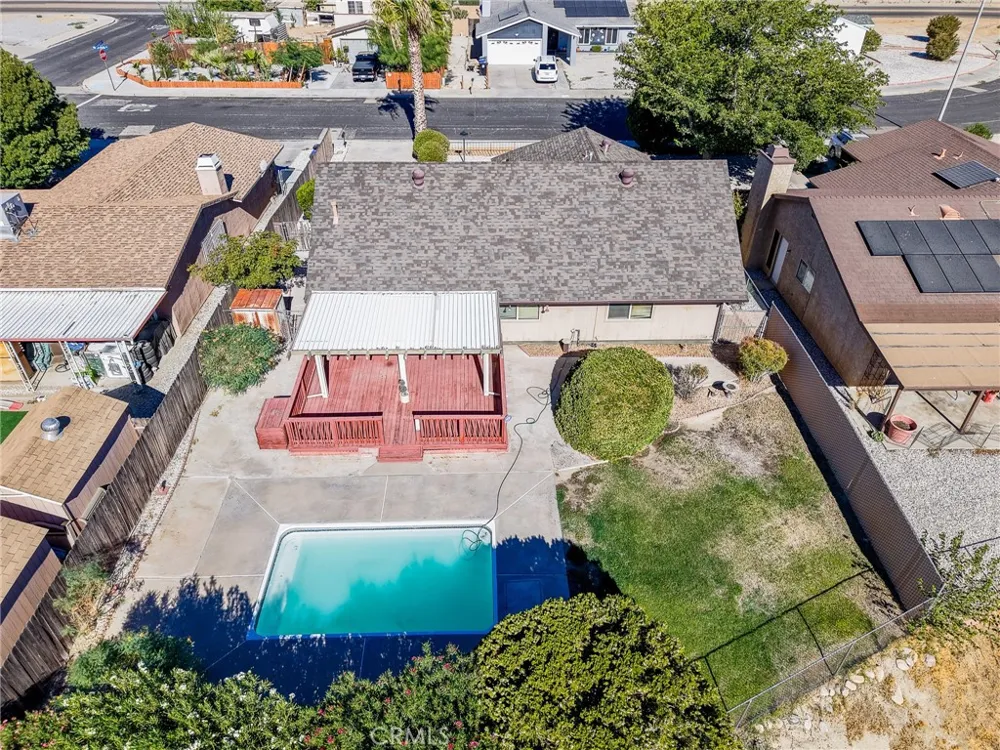 15560 Elmwood Drive Victorville, CA 92395