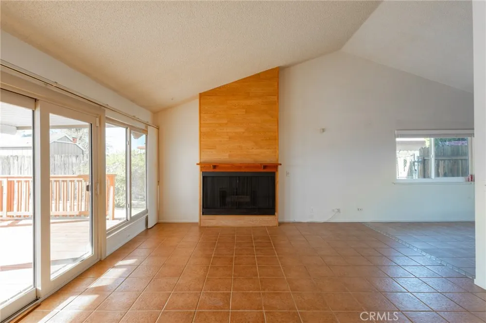 15560 Elmwood Drive Victorville, CA 92395