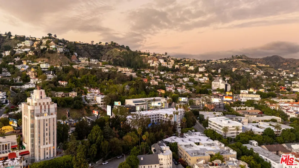 1253 Sweetzer Avenue #6 West Hollywood, CA 90069