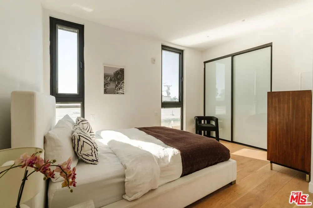 1253 Sweetzer Avenue #6 West Hollywood, CA 90069