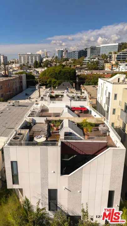 1253 Sweetzer Avenue #6 West Hollywood, CA 90069