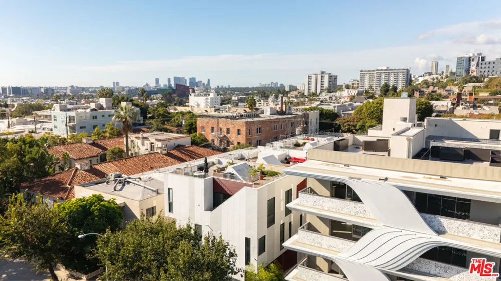 1253 Sweetzer Avenue #6 West Hollywood, CA 90069