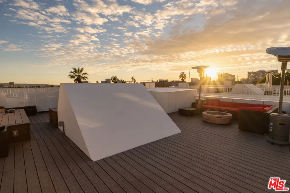 1253 Sweetzer Avenue #6 West Hollywood, CA 90069