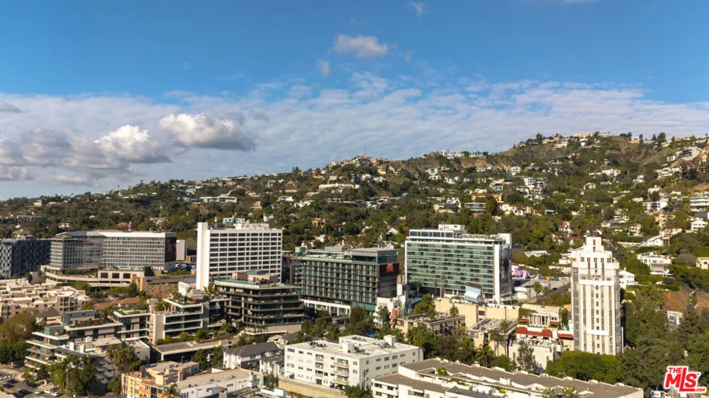 1253 Sweetzer Avenue #6 West Hollywood, CA 90069