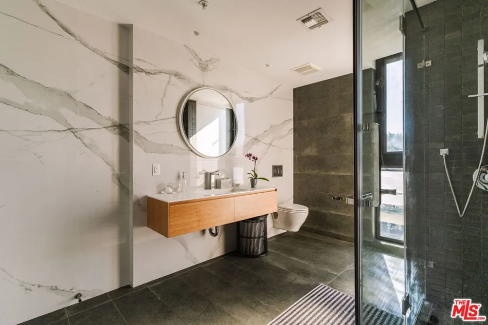 1253 Sweetzer Avenue #6 West Hollywood, CA 90069