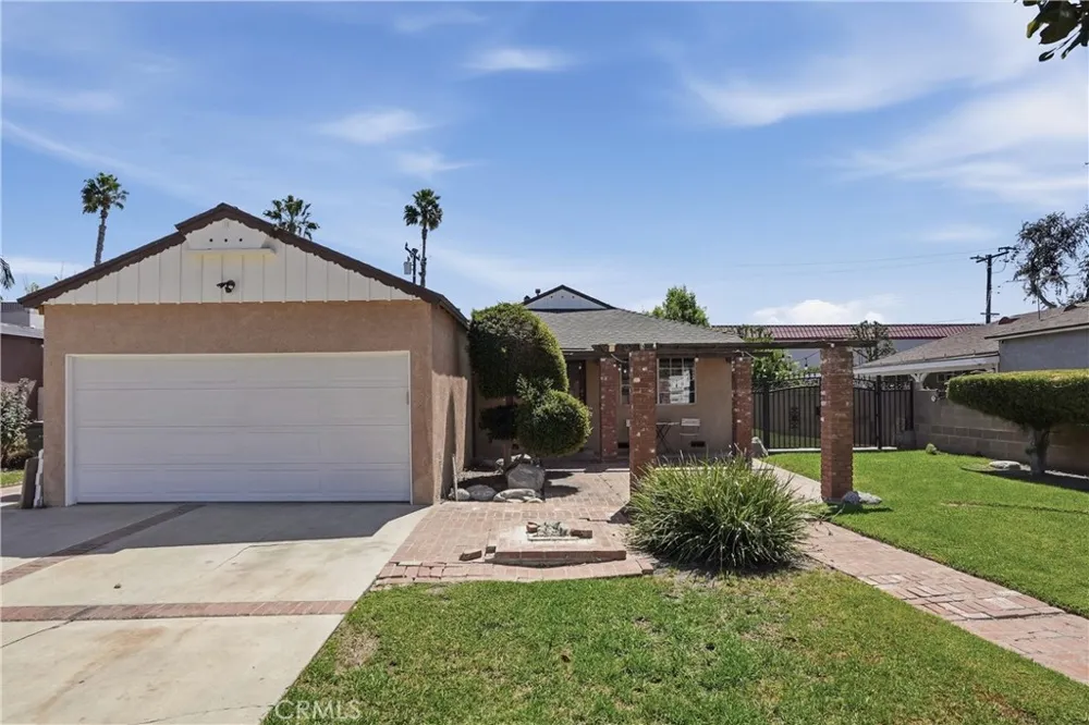 206 E Rosslynn Fullerton, CA 92832