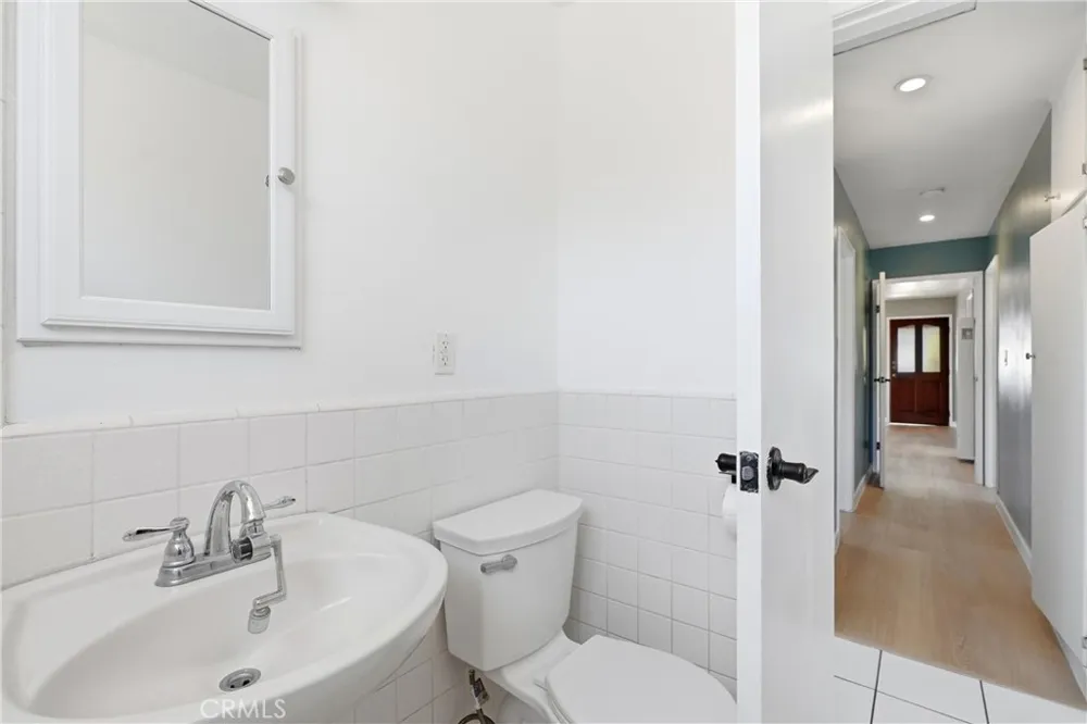 206 E Rosslynn Fullerton, CA 92832