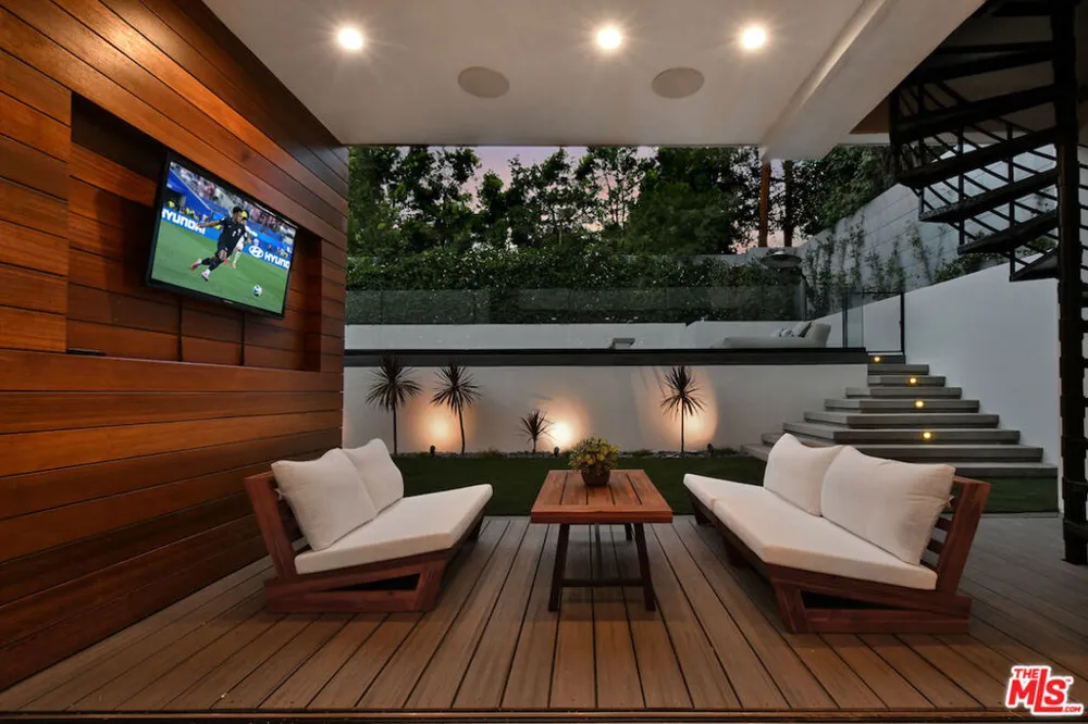 4233 Costello Avenue Sherman Oaks, CA 91423