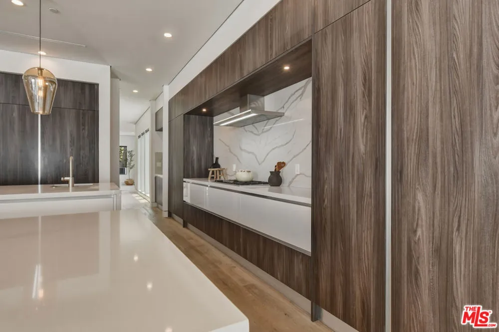 4233 Costello Avenue Sherman Oaks, CA 91423