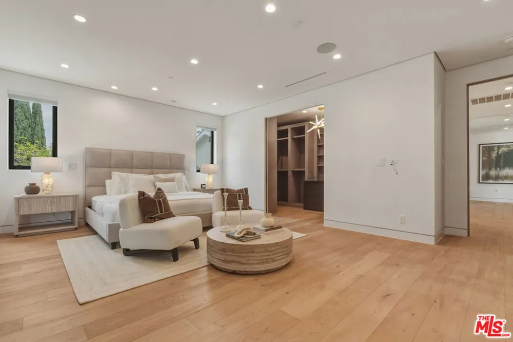 4233 Costello Avenue Sherman Oaks, CA 91423