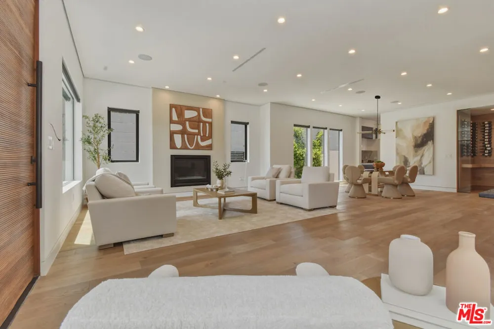 4233 Costello Avenue Sherman Oaks, CA 91423