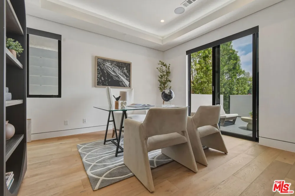 4233 Costello Avenue Sherman Oaks, CA 91423