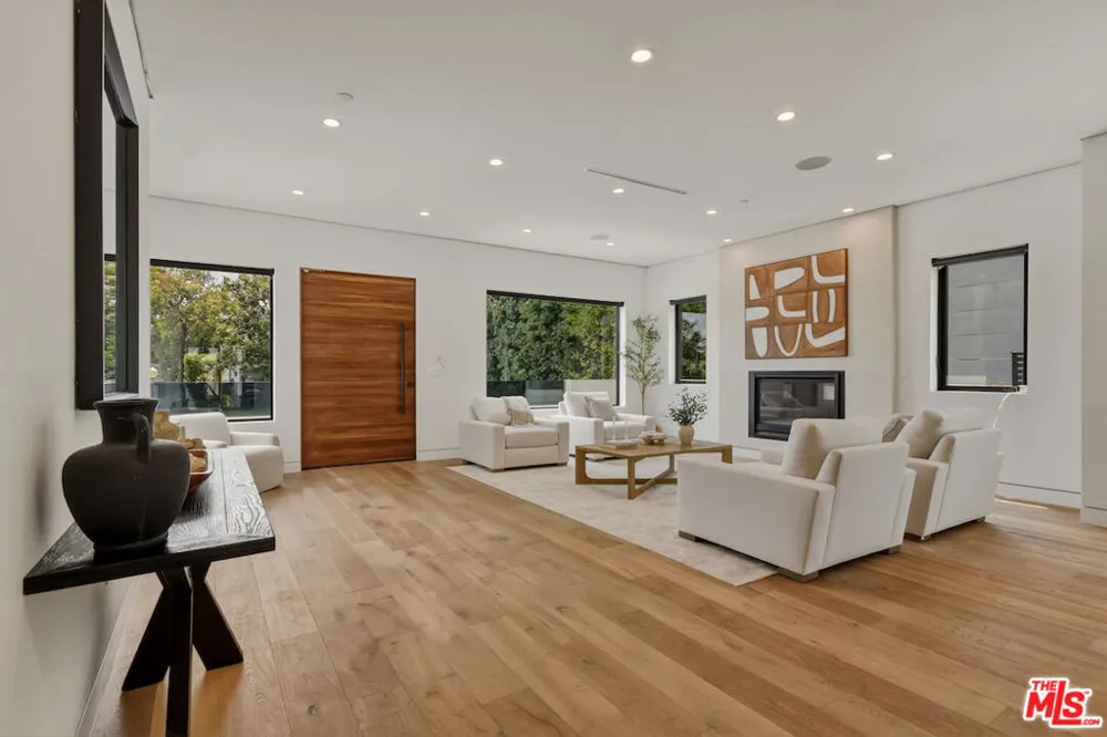 4233 Costello Avenue Sherman Oaks, CA 91423