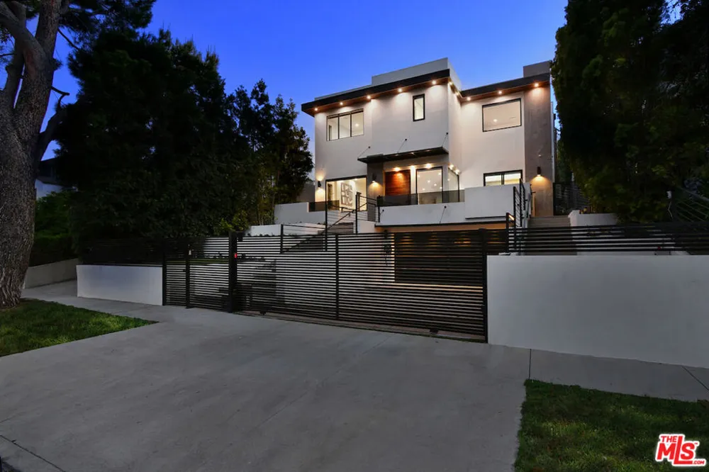 4233 Costello Avenue Sherman Oaks, CA 91423