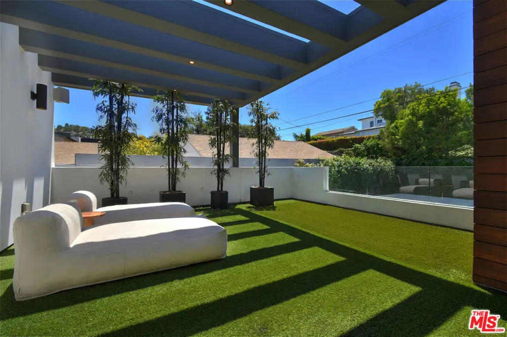 4233 Costello Avenue Sherman Oaks, CA 91423