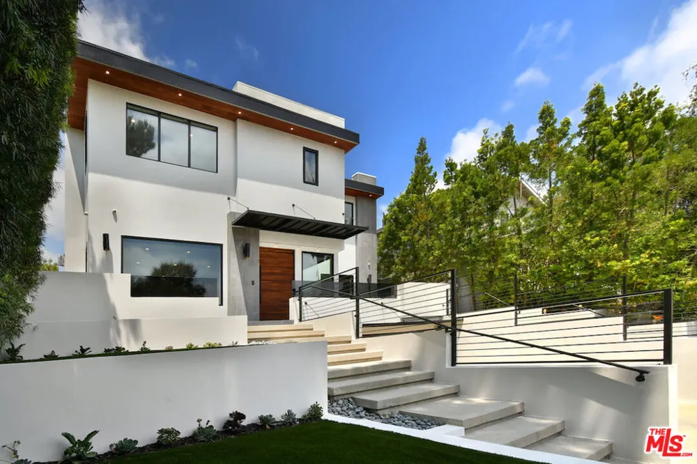 4233 Costello Avenue Sherman Oaks, CA 91423