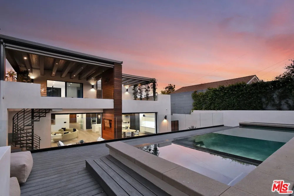 4233 Costello Avenue Sherman Oaks, CA 91423
