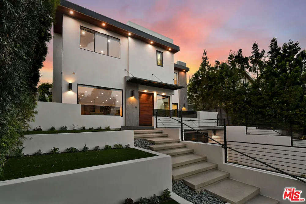 4233 Costello Avenue Sherman Oaks, CA 91423