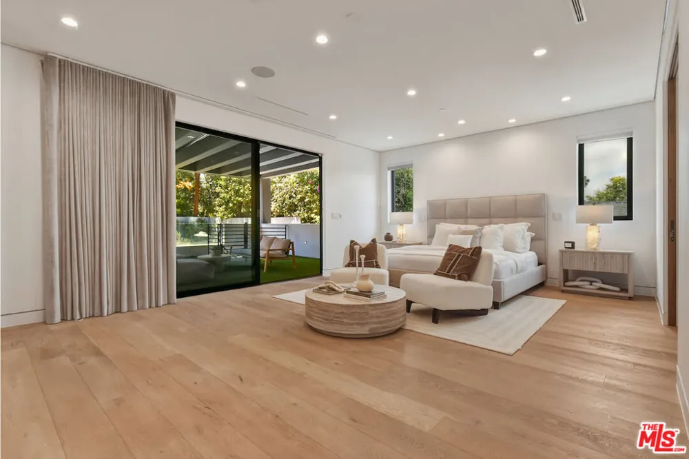 4233 Costello Avenue Sherman Oaks, CA 91423