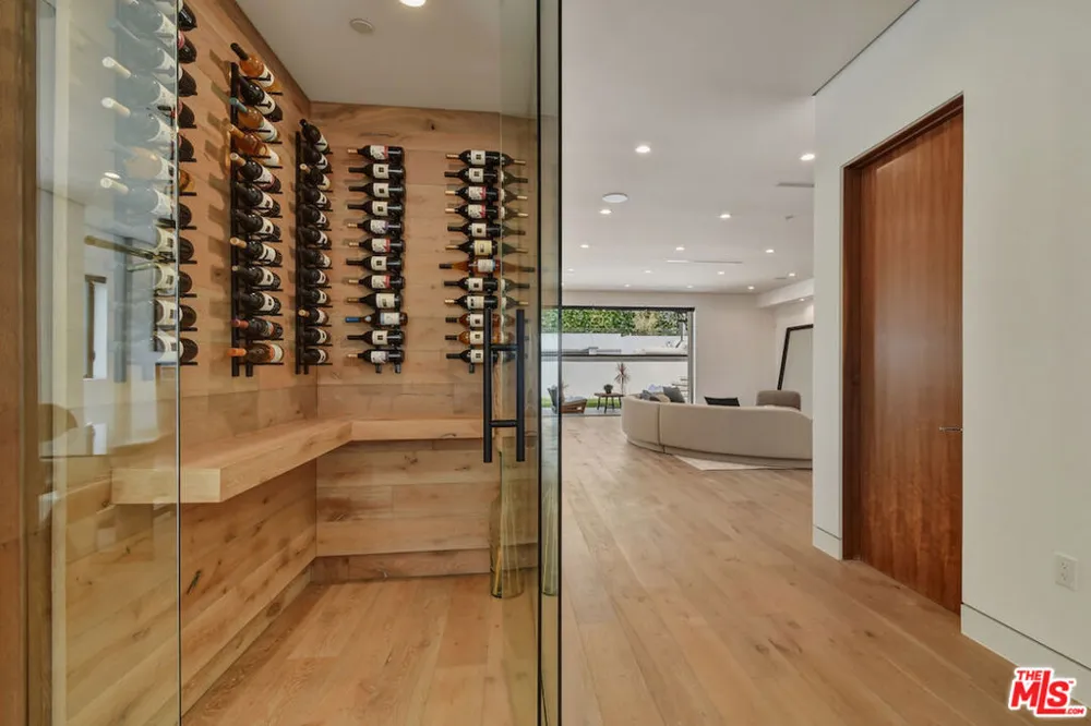 4233 Costello Avenue Sherman Oaks, CA 91423