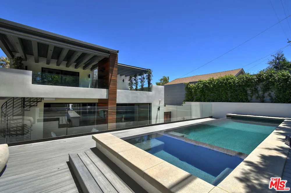 4233 Costello Avenue Sherman Oaks, CA 91423