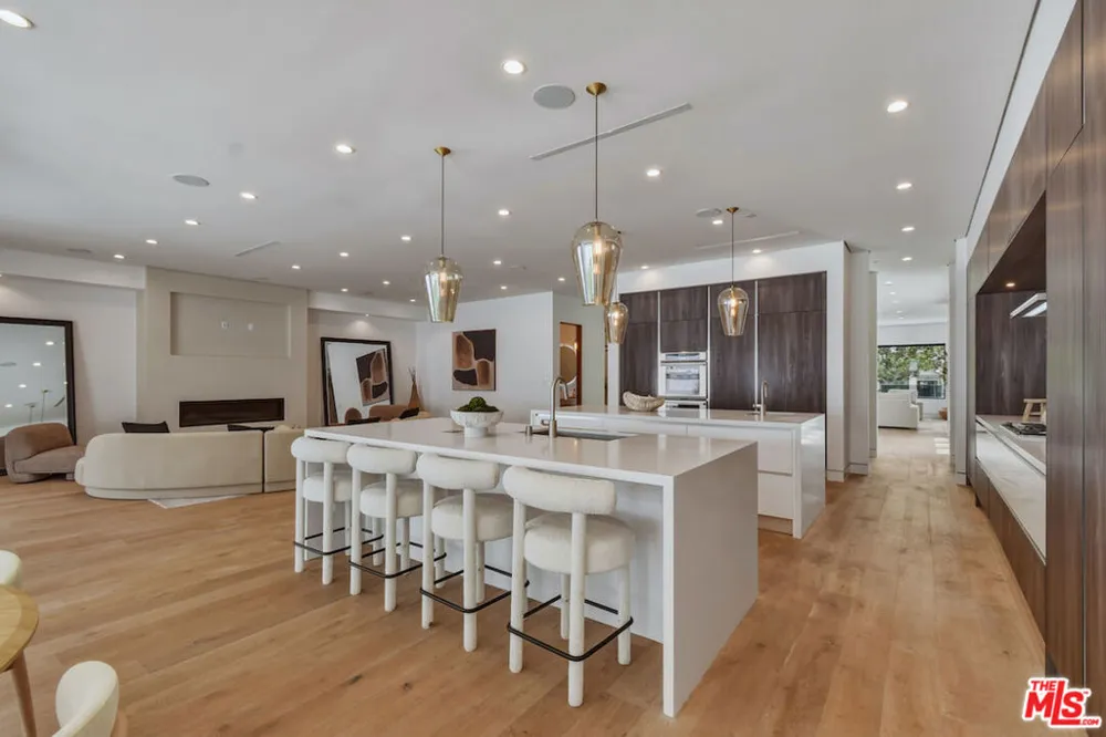 4233 Costello Avenue Sherman Oaks, CA 91423