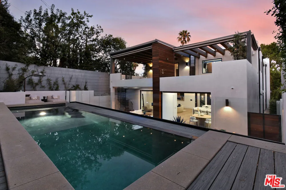 4233 Costello Avenue Sherman Oaks, CA 91423