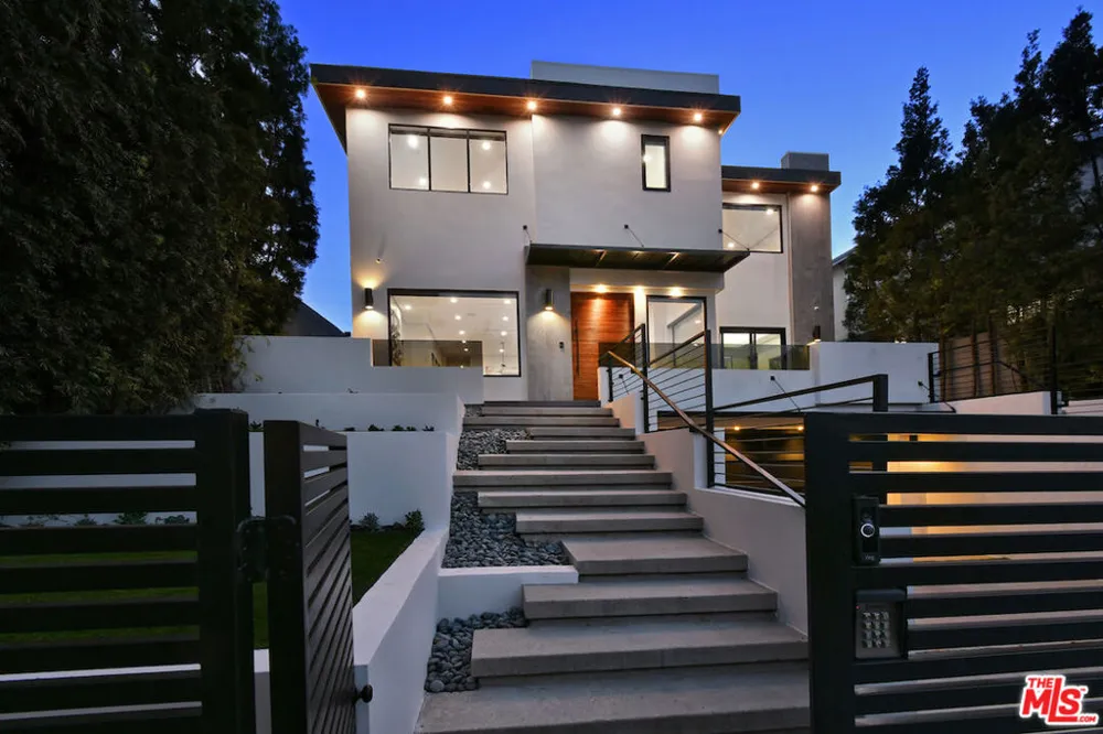 4233 Costello Avenue Sherman Oaks, CA 91423