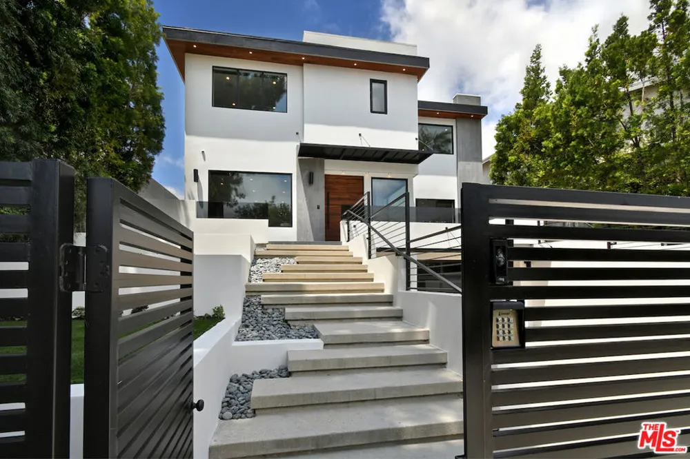 4233 Costello Avenue Sherman Oaks, CA 91423