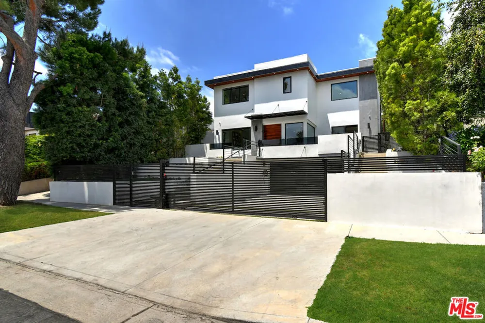 4233 Costello Avenue Sherman Oaks, CA 91423