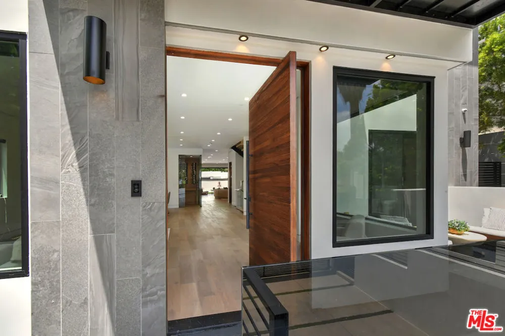 4233 Costello Avenue Sherman Oaks, CA 91423