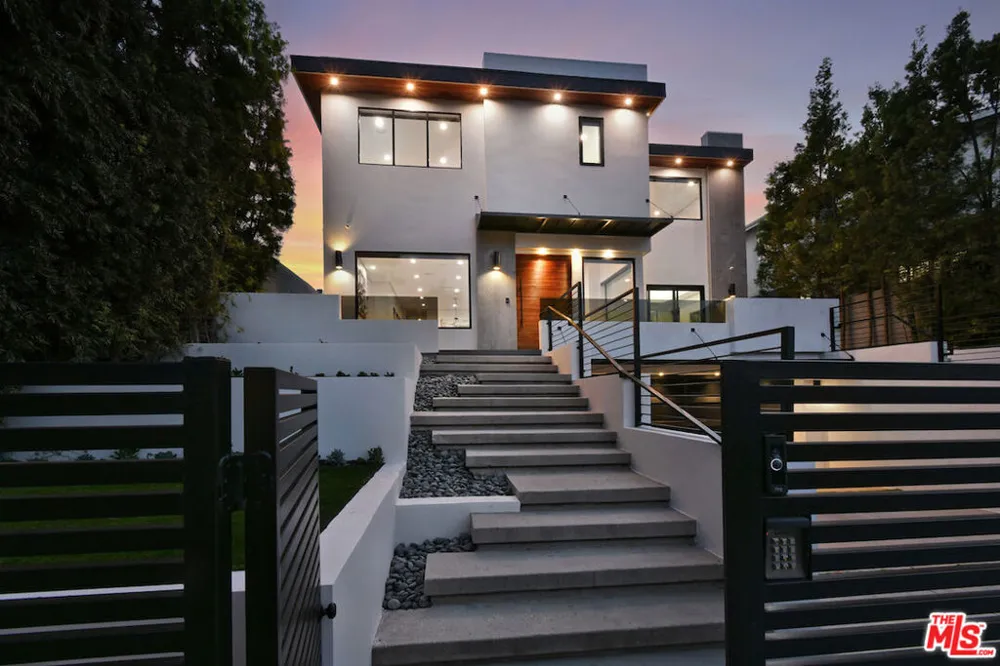 4233 Costello Avenue Sherman Oaks, CA 91423