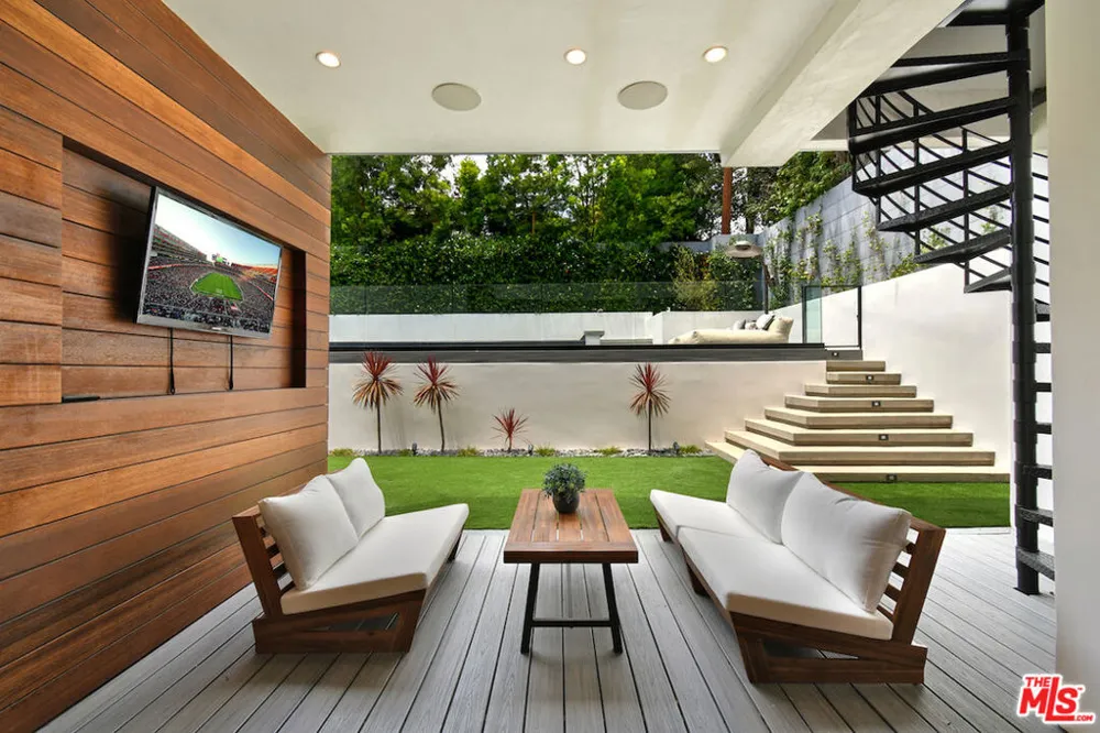 4233 Costello Avenue Sherman Oaks, CA 91423