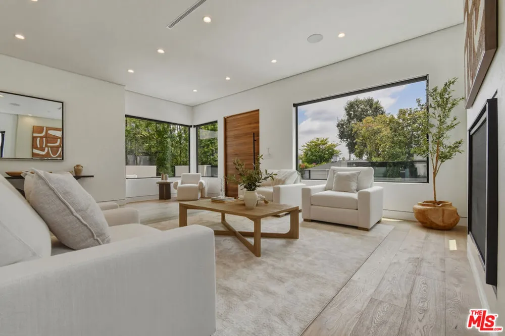 4233 Costello Avenue Sherman Oaks, CA 91423