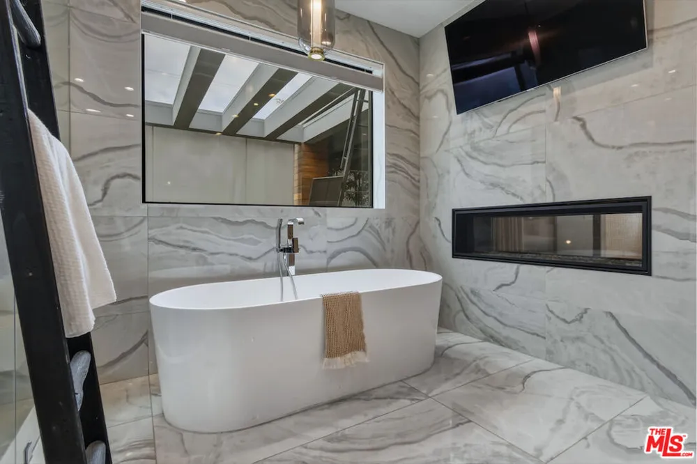 4233 Costello Avenue Sherman Oaks, CA 91423