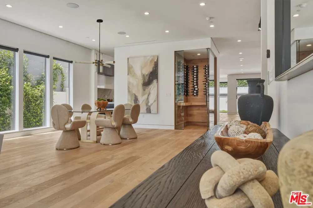 4233 Costello Avenue Sherman Oaks, CA 91423
